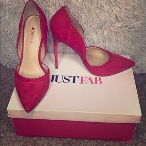 Brand new - classy red heels